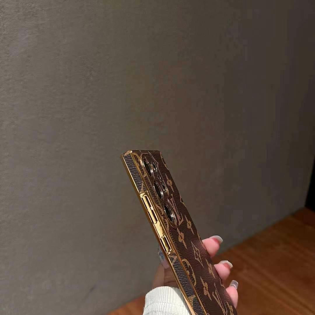 حافظة هاتف باللون البني لهاتف سامسونج جالاكسي