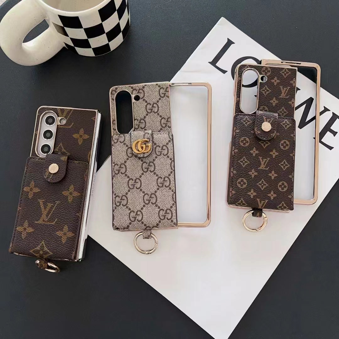 Luxuriöses, galvanisiertes Monogramm-Kartenetui zum Umhängen mit Samsung Z-Fold-Hülle