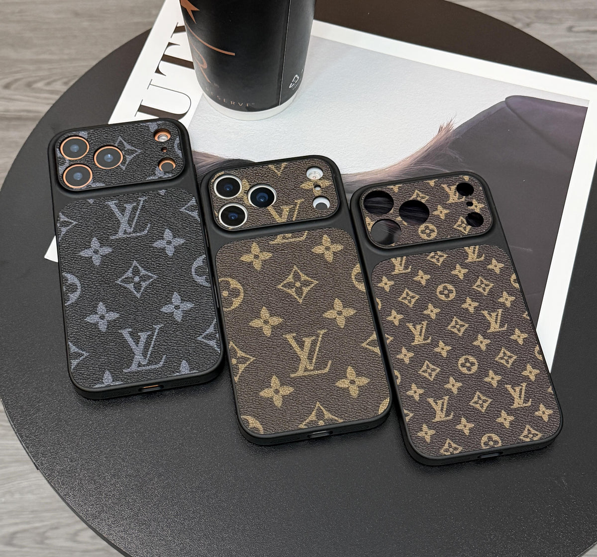 MagSafe Klassiek leren iPhone-hoesje met monogram