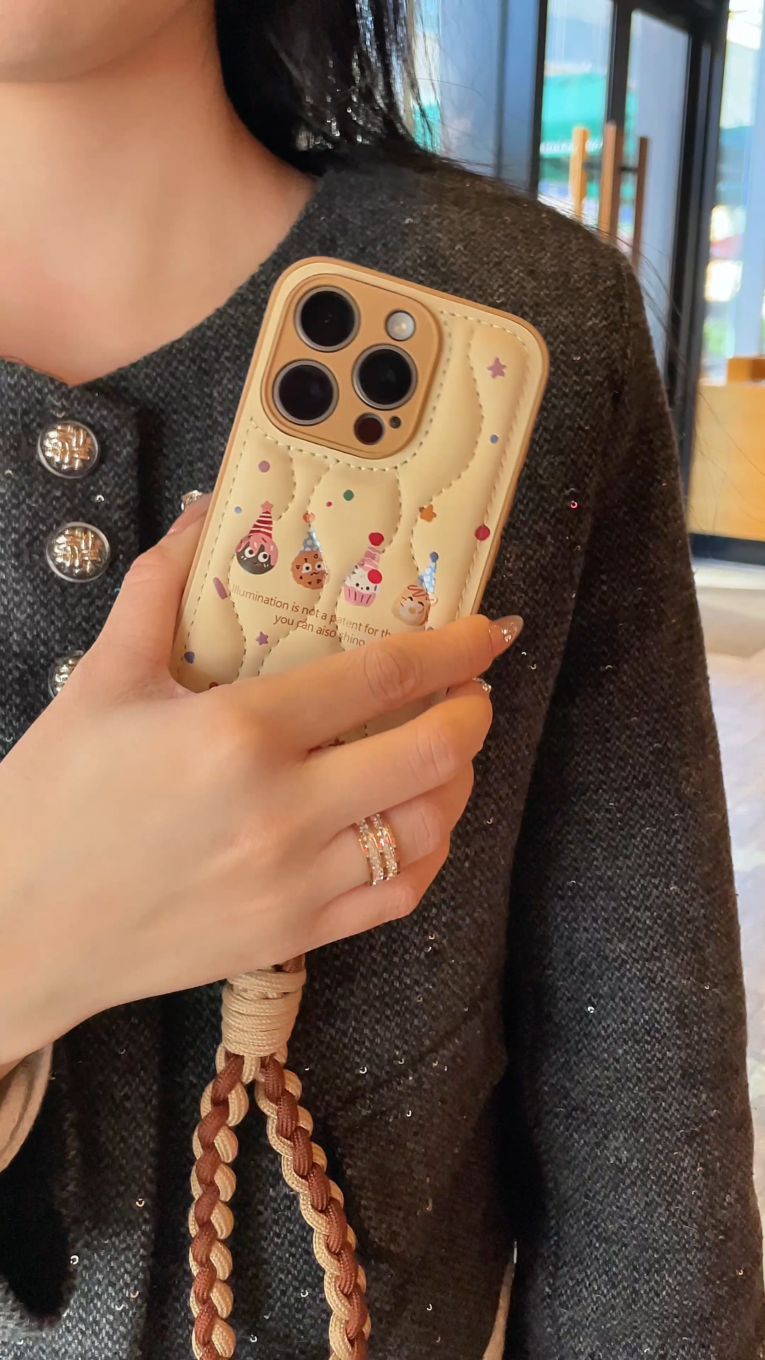 Acogedor y ligero como una pluma: elegante funda para iPhone inspirada en galletas para creadores de tendencias