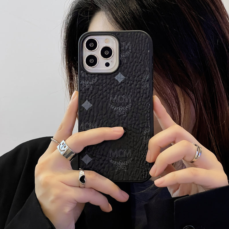 Funda para iPhone MCM negra-MCK240603