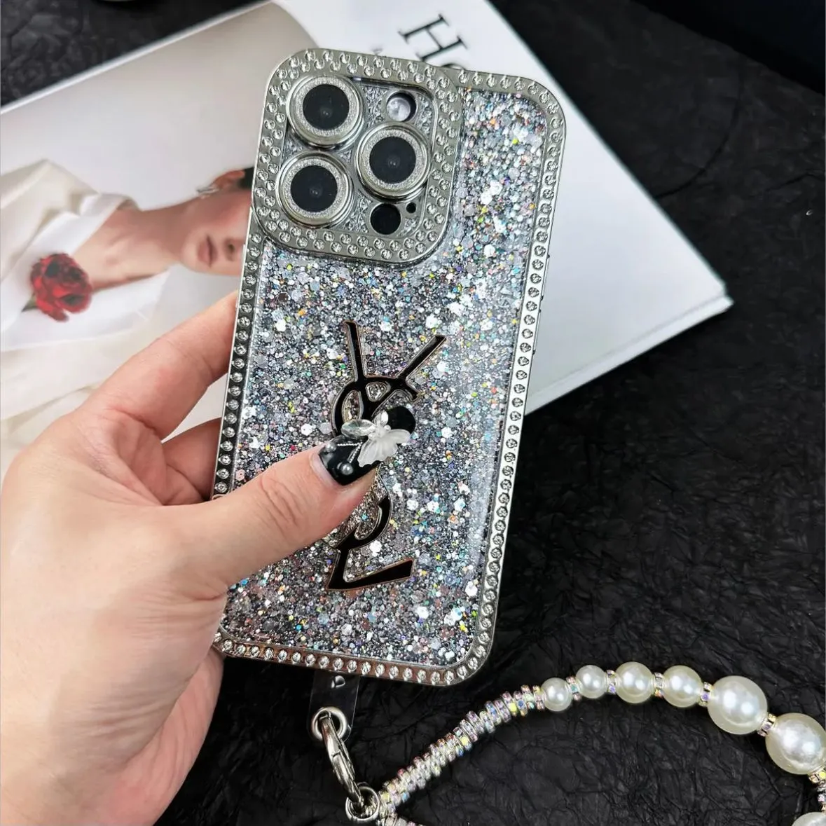 Luxe glitter holografisch Y-S-L-geïnspireerd iPhone-hoesje – Diamond Shine-editie
