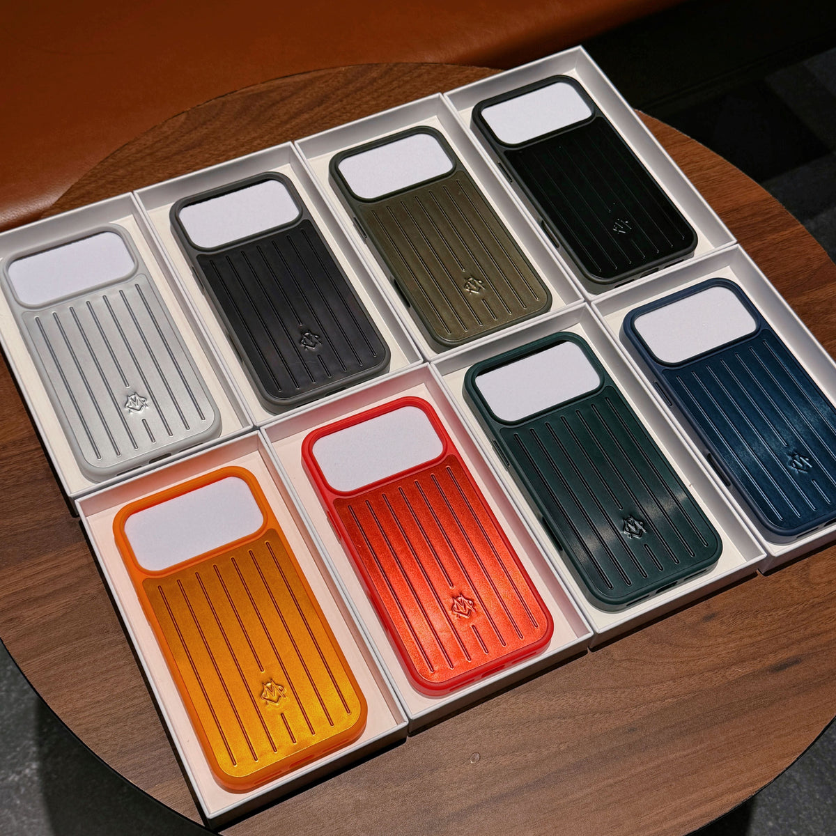Geribbeld iPhone-hoesje met metallic pantser – Stijlvolle bescherming geïnspireerd door reizen