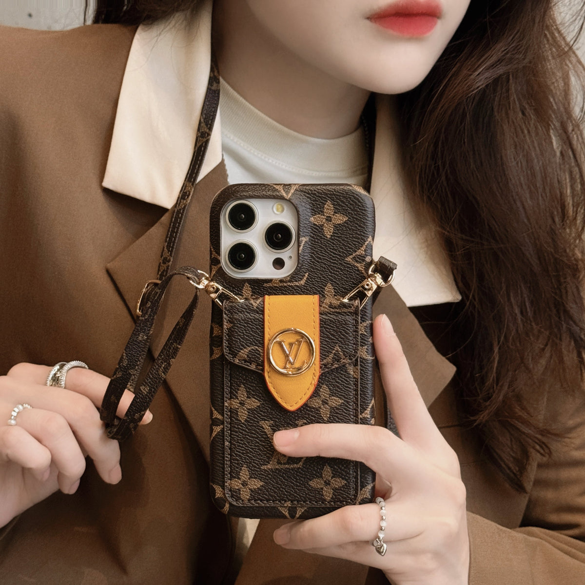 Luxe iPhone-hoesje met kaarthouder en ketting
