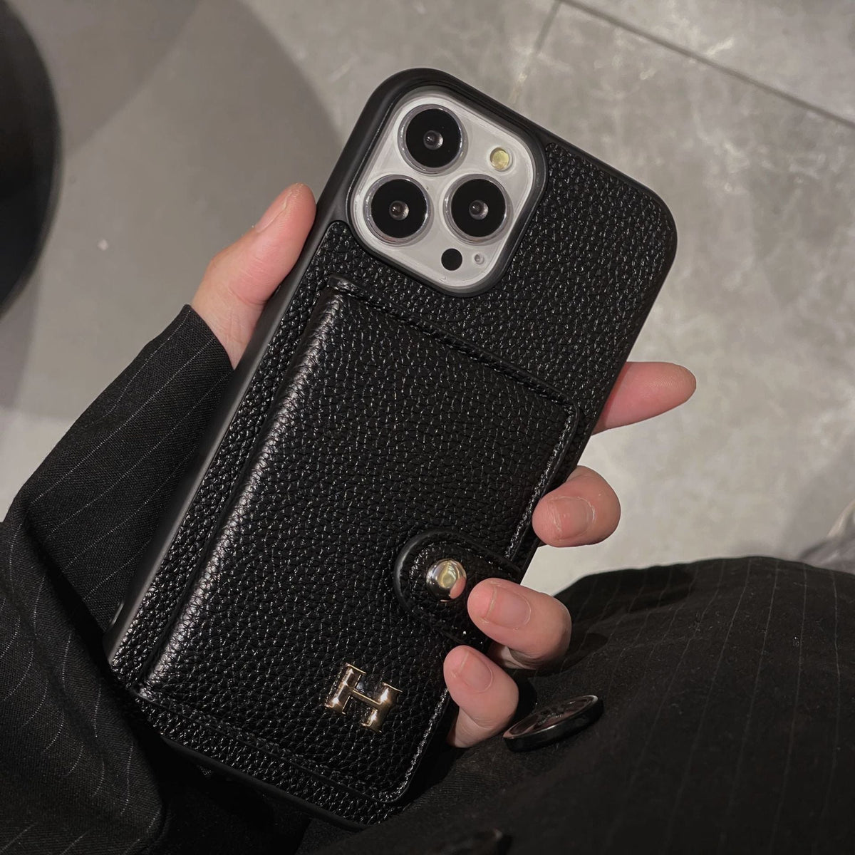 Funda para iPhone con tarjetero de cuero H