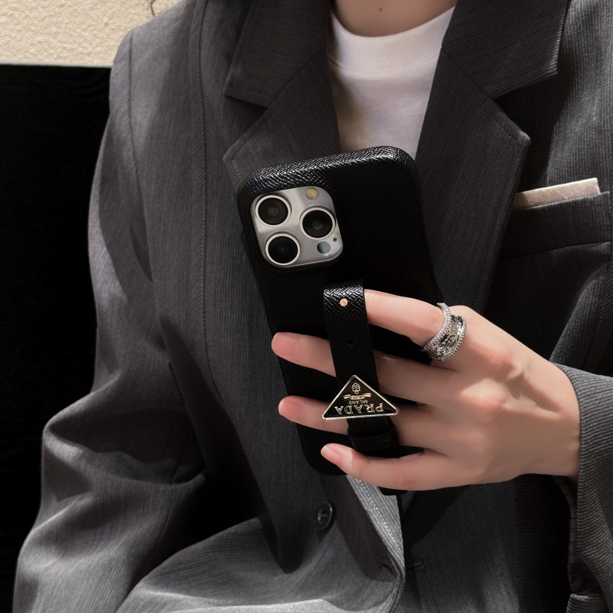 Luxe iPhone-hoesje met leren handvat