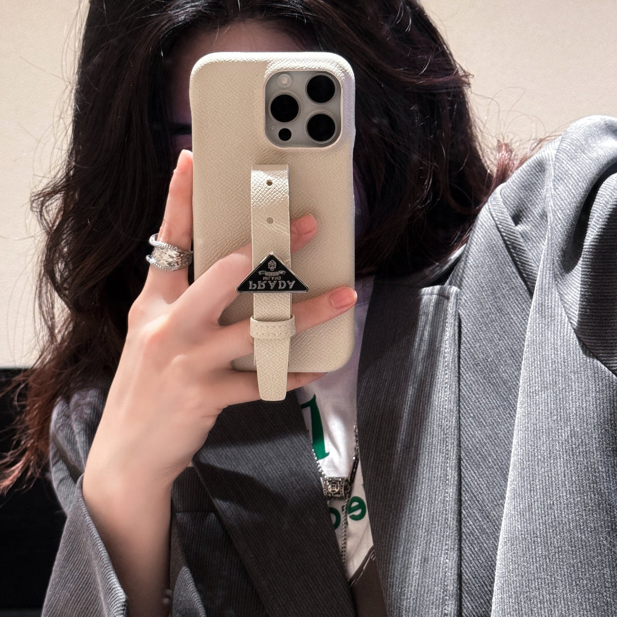 Luxe iPhone-hoesje met leren handvat