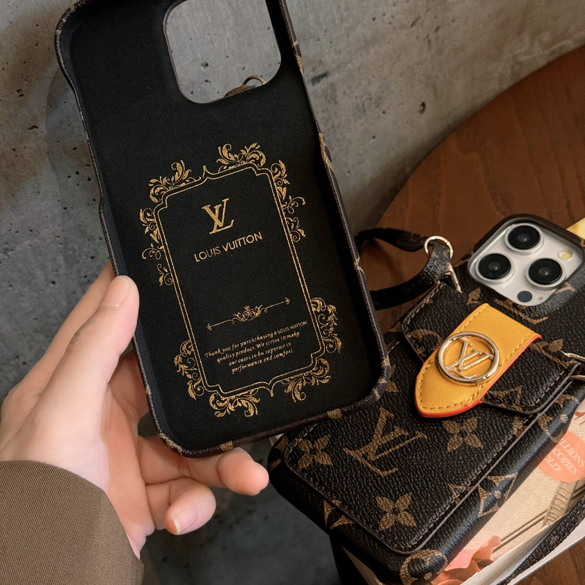Luxe iPhone-hoesje met kaarthouder en ketting