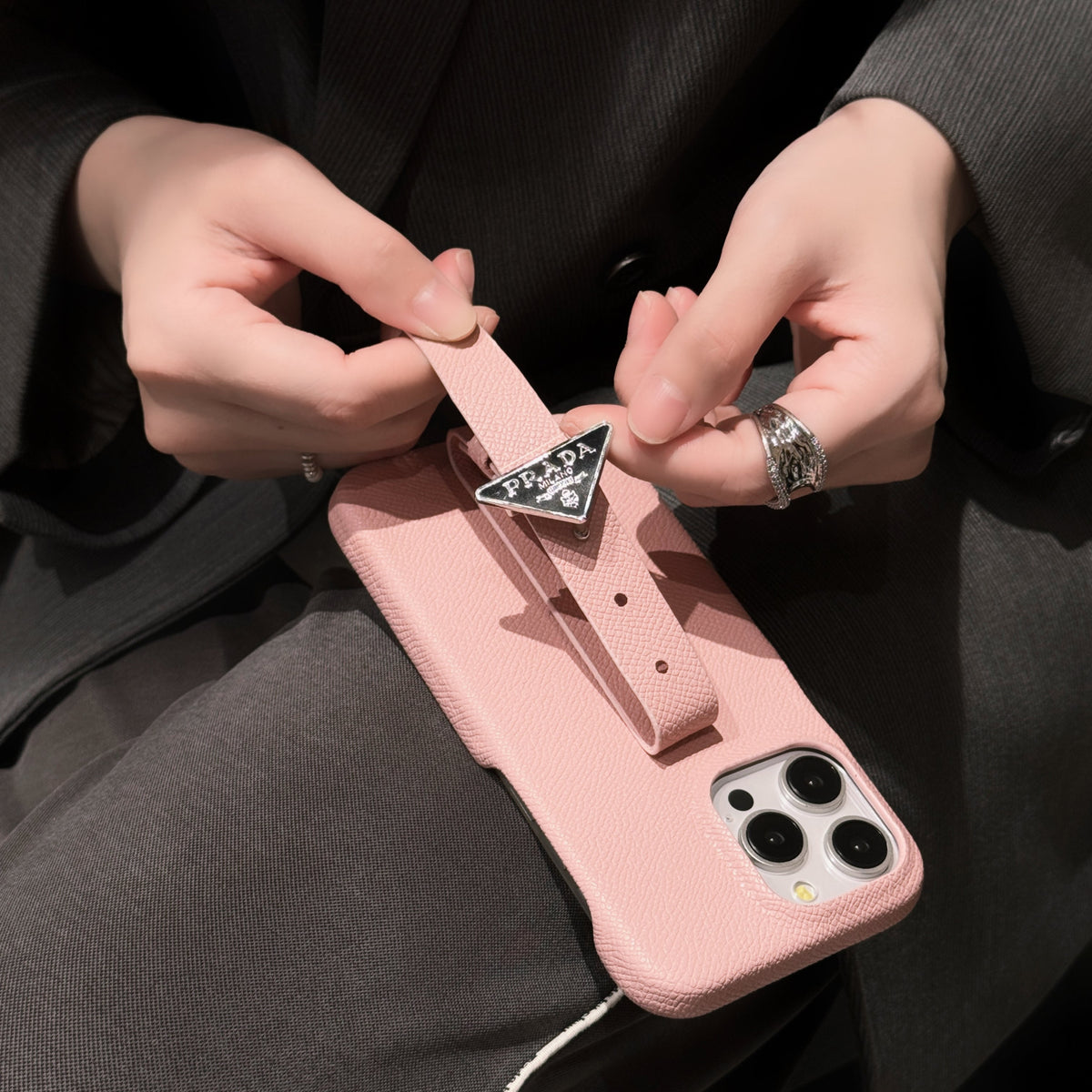 Luxe iPhone-hoesje met leren handvat