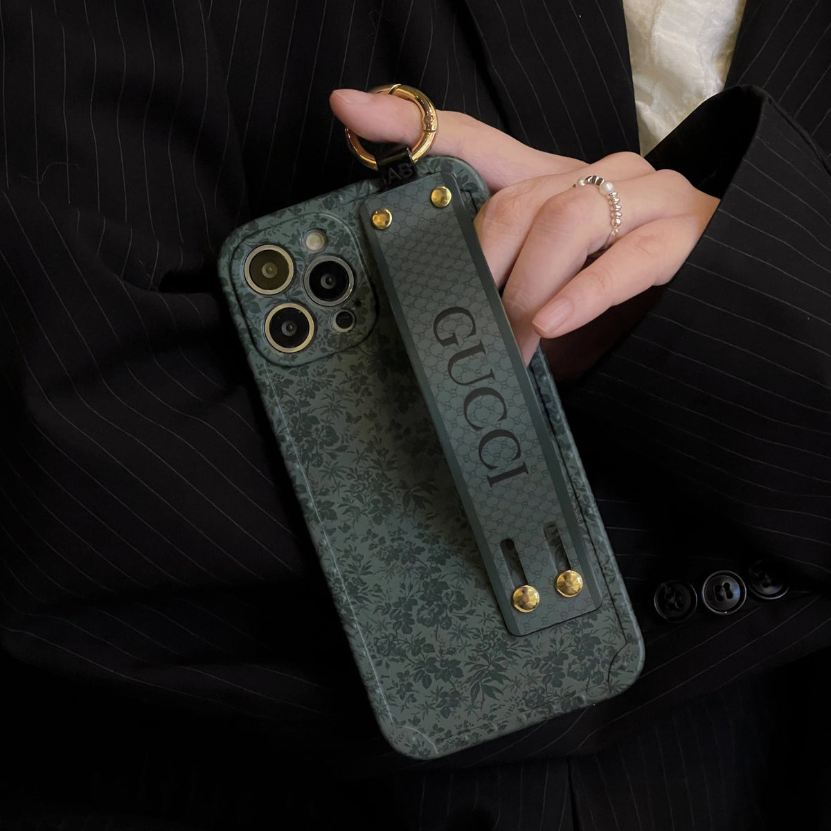Funda Premium para iPhone con pulsera