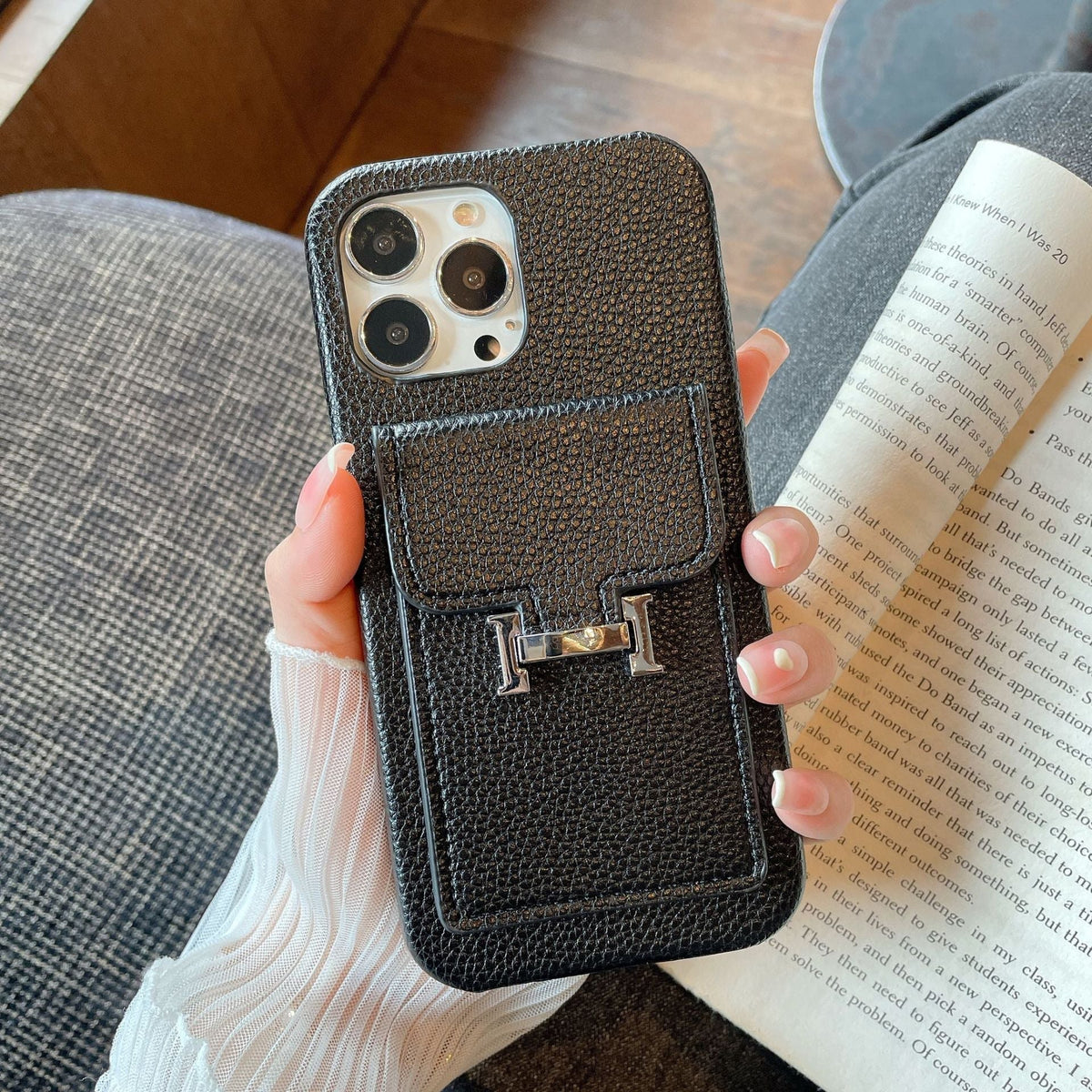 Funda de cuero para iPhone con tarjetero H