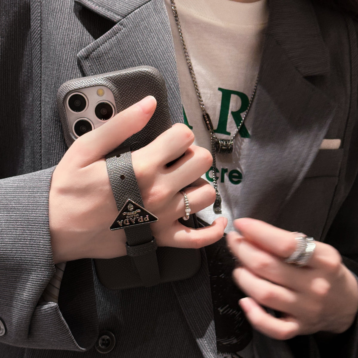Luxe iPhone-hoesje met leren handvat