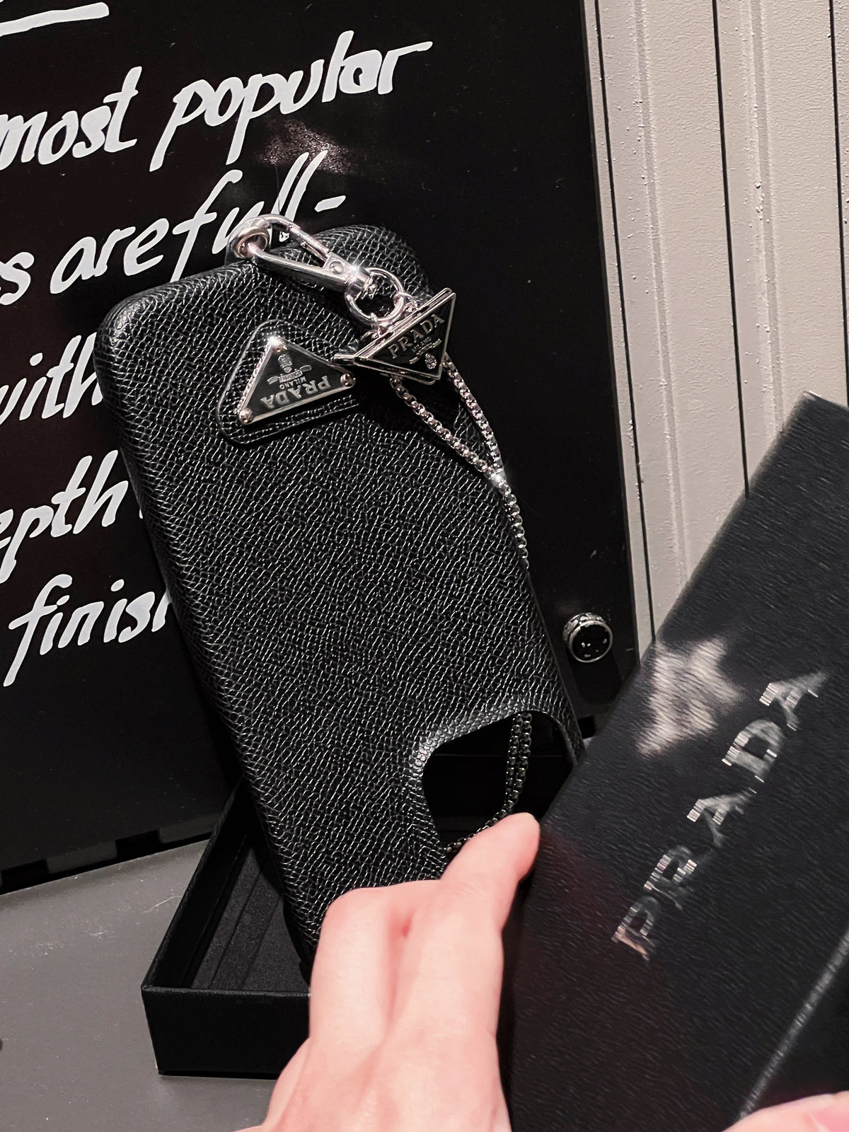 Funda cruzada de cuero de lujo para iPhone