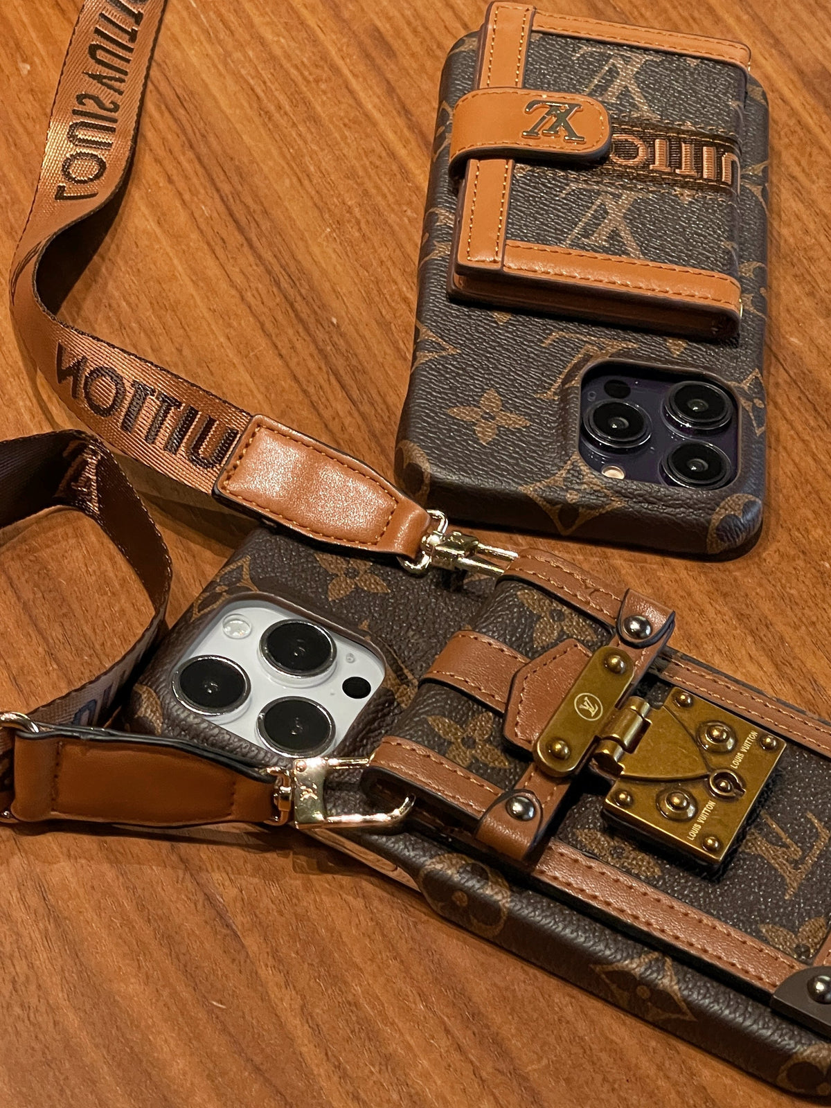 Luxe iPhone-hoesje met kaarthouder en ketting