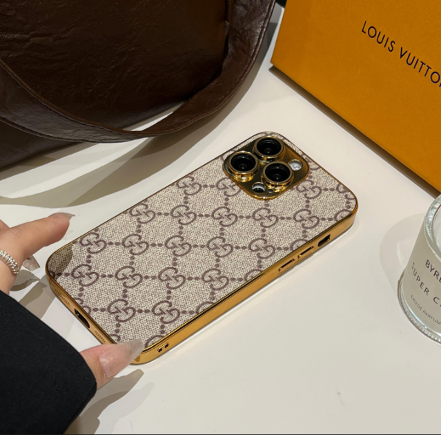 Luxe klassiek monogram iPhone-hoesje met gegalvaniseerde gouden randen