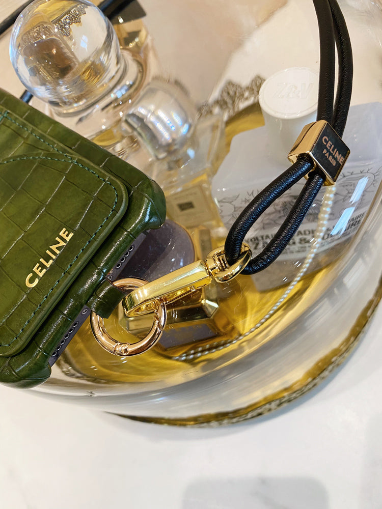 Celine iPhone-hoesje met alligatorprint, kaarthouder en riem, groen -EYP241415