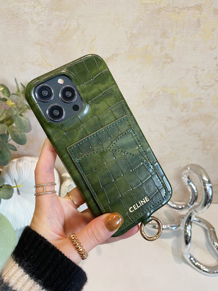 Celine iPhone-hoesje met alligatorprint, kaarthouder en riem, groen -EYP241415