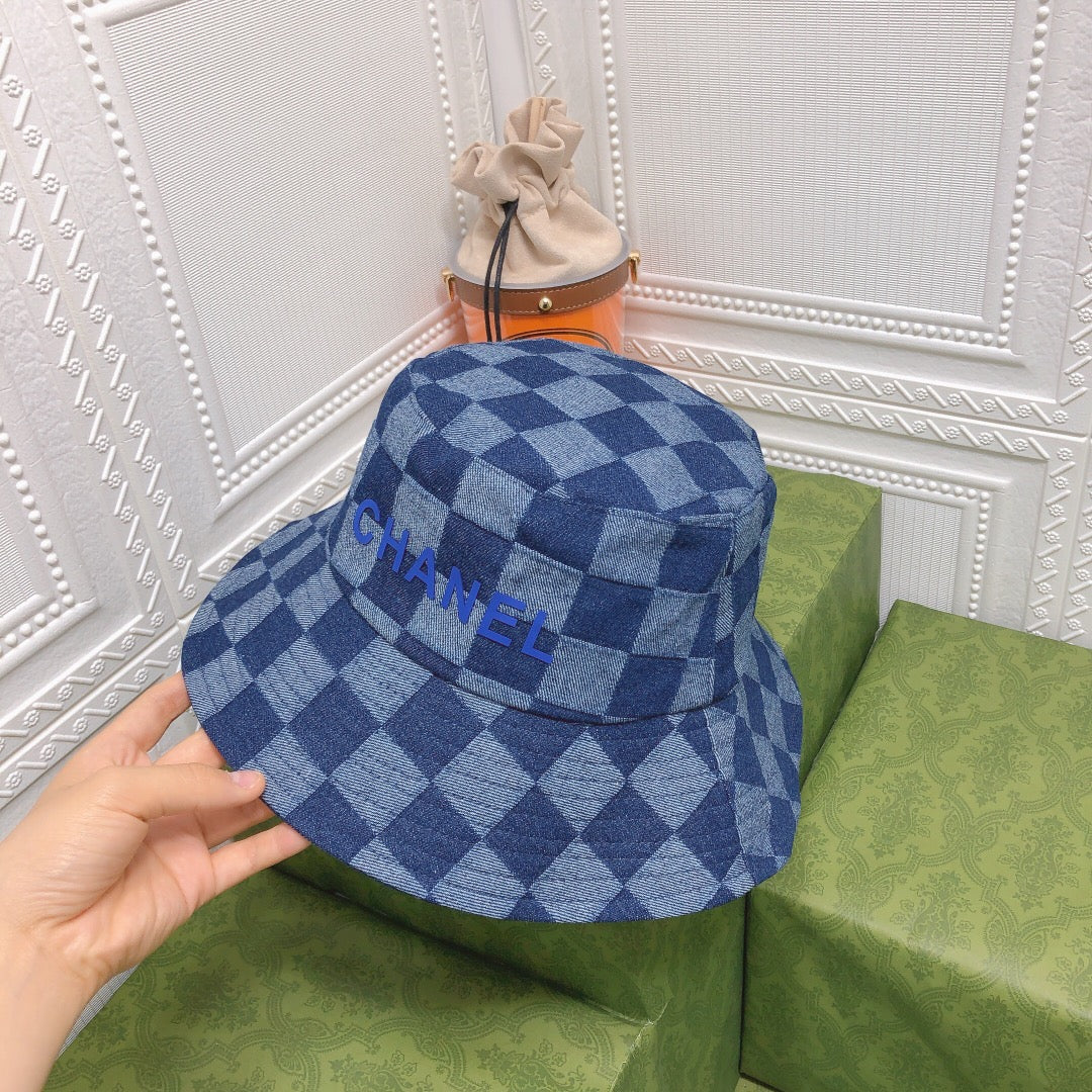 Sombrero de pescador acolchado de diseñador Chanel para mujeres y hombres