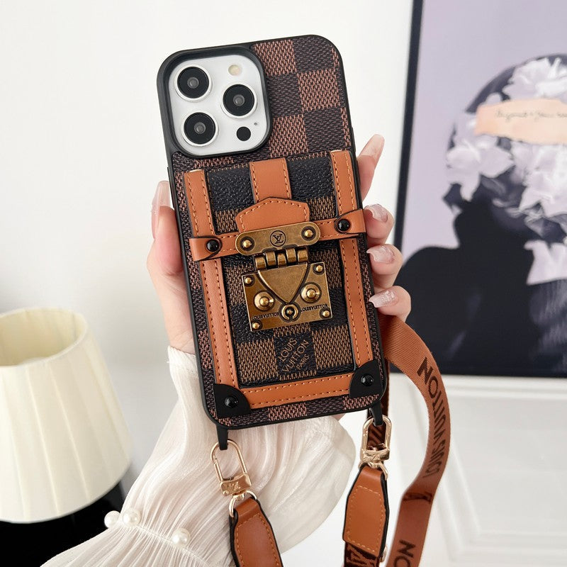 Luxe bruin iPhone-hoesje met crossbody-ketting