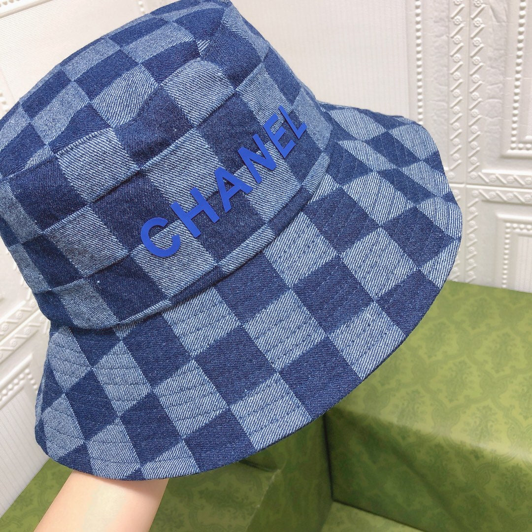 Sombrero de pescador acolchado de diseñador Chanel para mujeres y hombres