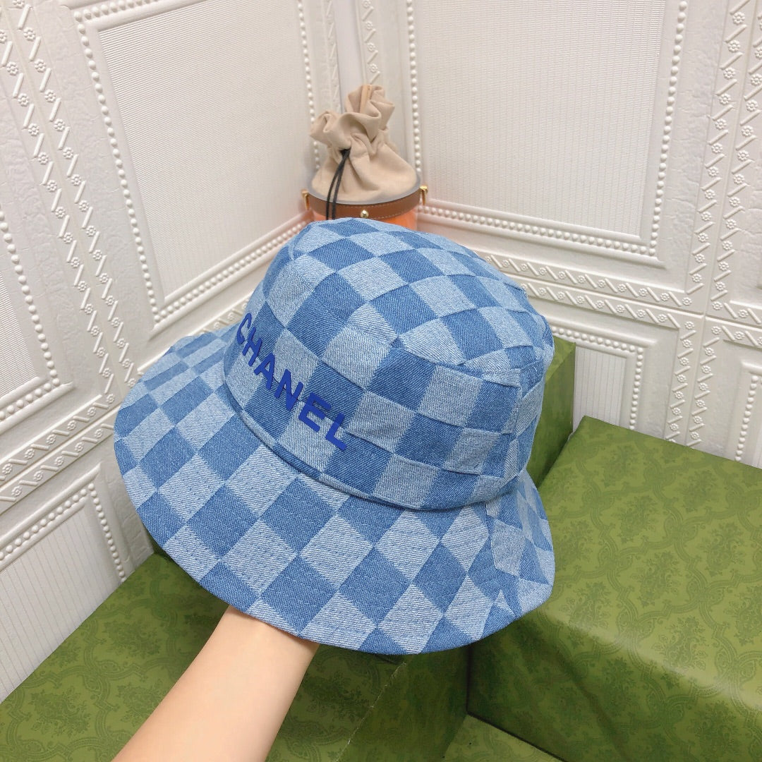 Sombrero de pescador acolchado de diseñador Chanel para mujeres y hombres