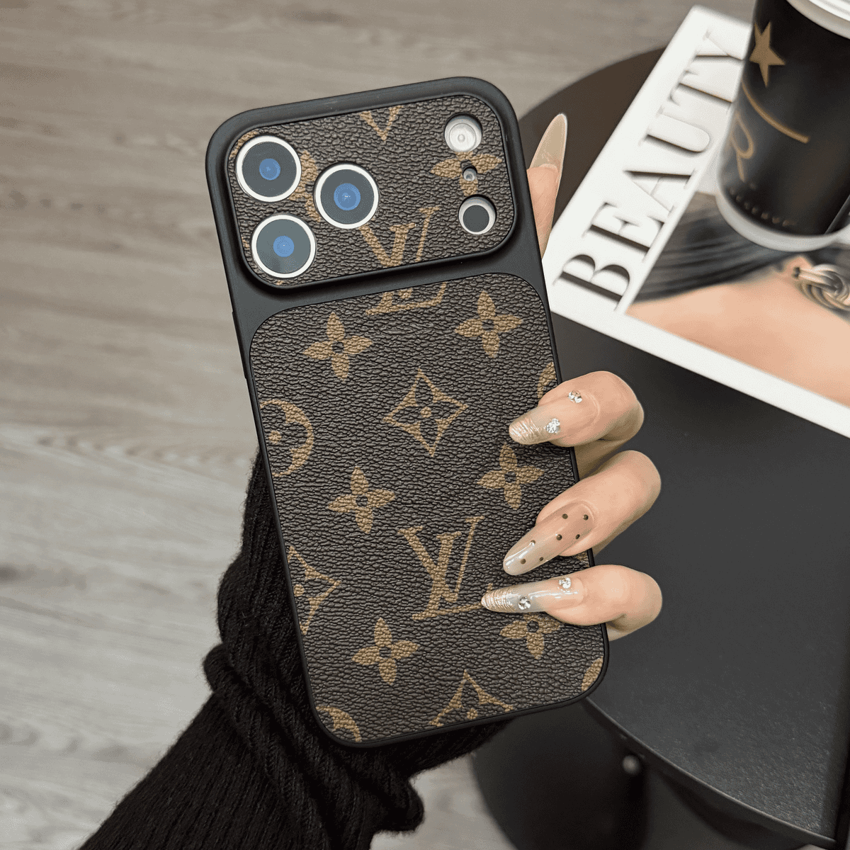 MagSafe Klassiek leren iPhone-hoesje met monogram