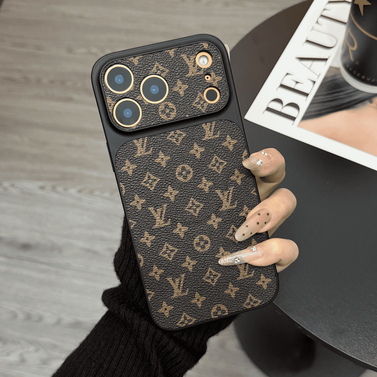 MagSafe Klassiek leren iPhone-hoesje met monogram